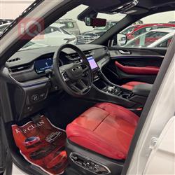 جیپ گراند شیرۆکی